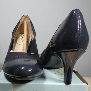 NiB Wardrobe Staple! LifeStride Parigi Stretch Pump Lux  Navy 7 Wide